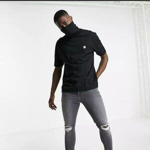 Le breve t-shirt with fixed snood black short sleeve tee with attached face mask